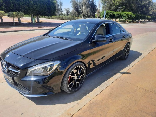 Mercedes Benz CLA 180